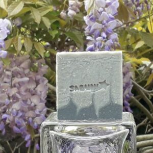 Savon à barbe NDEVU : Menthe poivrée - Charbon végétal activé