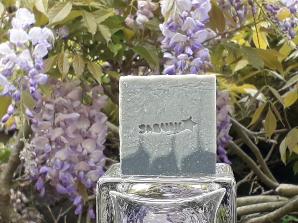 Savon à barbe NDEVU : Menthe poivrée – Charbon végétal activé